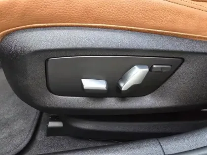 Photo 14 BMW Serie 5 Série 5 540dA xDrive 340ch M Sport Steptronic