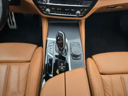 Photo 11 BMW Serie 5 Série 5 540dA xDrive 340ch M Sport Steptronic