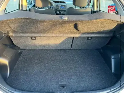 Photo 13 Toyota Yaris  69 VVT-i France 5p