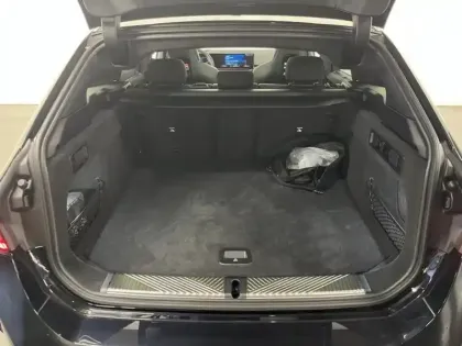 Photo 6 BMW M5  Touring 4.4 V8 PHEV 727ch