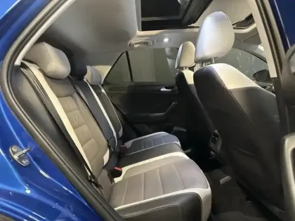 Photo 12 Volkswagen T-roc  1.5 TSI EVO 150ch Carat Exclusive DSG7 S&S