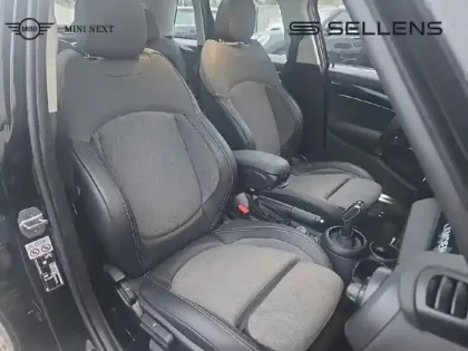 Photo 8 Mini Mini  5 Portes Cooper 136ch Edition Camden BVA7