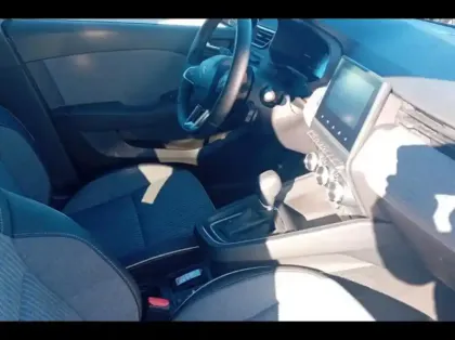 Photo 14 Renault Clio  1.6 E-Tech 145ch full hybrid Techno - 25