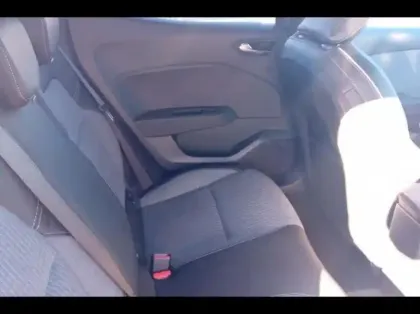 Photo 13 Renault Clio  1.6 E-Tech 145ch full hybrid Techno - 25