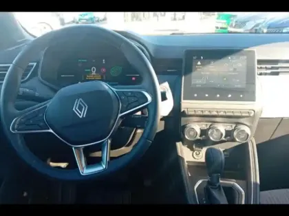 Photo 8 Renault Clio  1.6 E-Tech 145ch full hybrid Techno - 25