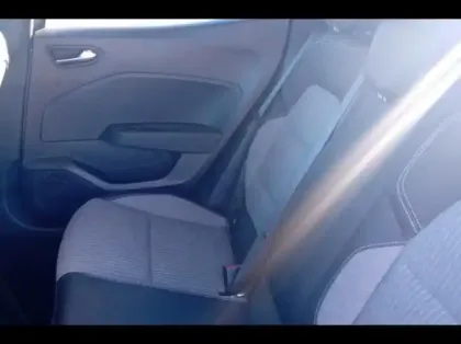 Photo 10 Renault Clio  1.6 E-Tech 145ch full hybrid Techno - 25