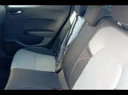 Photo 10 Renault Clio  1.6 E-Tech 145ch full hybrid Evolution - 25