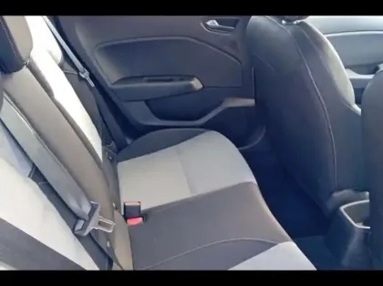 Photo 13 Renault Clio  1.6 E-Tech 145ch full hybrid Evolution - 25