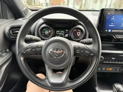 Photo 14 Toyota Yaris Hybride 1.5 HYBRID 116H DESIGN AWD AUTO