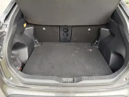 Photo 9 Toyota Yaris Hybride 1.5 HYBRID 116H DESIGN AWD AUTO