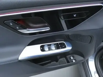 Photo 13 Mercedes Classe GLC SUV 300 e Hybrid EQ 4MATIC Avantgarde Line