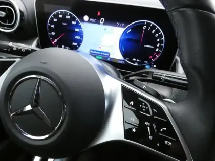 Photo 17 Mercedes Classe GLC SUV 300 e Hybrid EQ 4MATIC Avantgarde Line