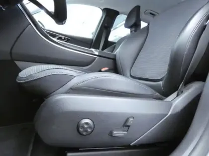 Photo 12 Mercedes Classe GLC SUV 300 e Hybrid EQ 4MATIC Avantgarde Line