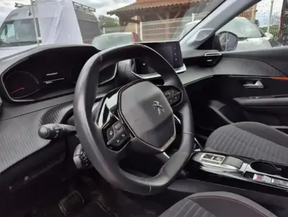 Photo 20 Peugeot 208 II PureTech 100 S&amp;S EAT8 Active Pack