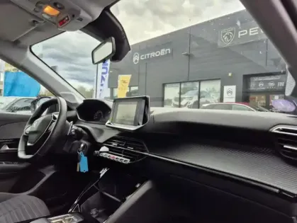 Photo 22 Peugeot 208 II PureTech 100 S&amp;S EAT8 Active Pack