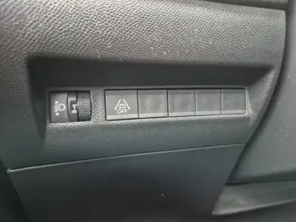 Photo 11 Peugeot 208 II PureTech 100 S&amp;S EAT8 Active Pack