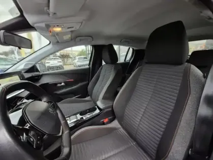 Photo 14 Peugeot 208 II PureTech 100 S&amp;S EAT8 Active Pack