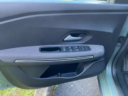 Photo 5 Dacia Jogger 1.0 ECO-G 100ch Extreme+ 7 places