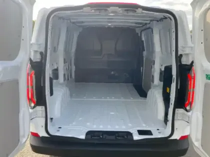 Photo 10 Ford Transit Custom Fg 320 L1H1 Electrique 160 kW 218ch Trend