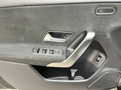 Photo 15 Mercedes Classe A Gén. IV (W177) Ph1 AMG Line 5