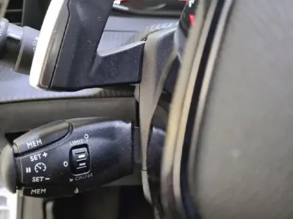 Photo 25 Peugeot 208  PureTech 100 S&S EAT8