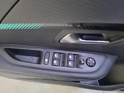 Photo 29 Peugeot 208  PureTech 100 S&S EAT8