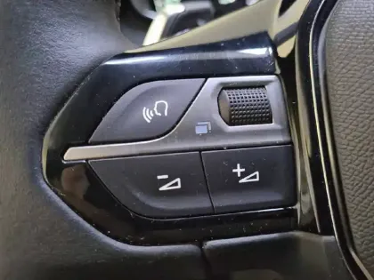 Photo 26 Peugeot 208  PureTech 100 S&S EAT8