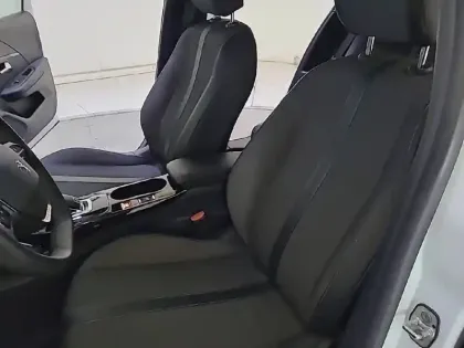 Photo 10 Peugeot 208  PureTech 100 S&S EAT8