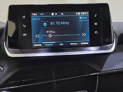 Photo 18 Peugeot 208  PureTech 100 S&S EAT8