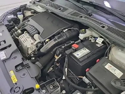 Photo 14 Peugeot 208  PureTech 100 S&S EAT8