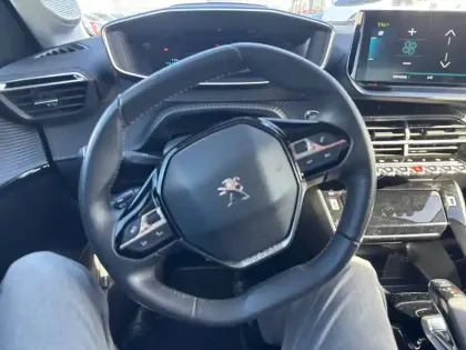 Photo 34 Peugeot 208  Electrique 50 kWh 136ch