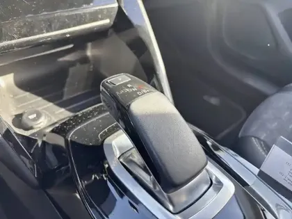 Photo 13 Peugeot 208  Electrique 50 kWh 136ch