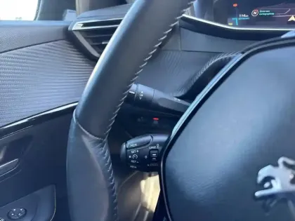 Photo 21 Peugeot 208  Electrique 50 kWh 136ch