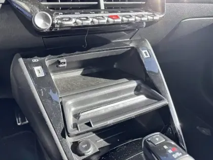 Photo 18 Peugeot 208  Electrique 50 kWh 136ch