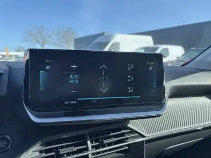 Photo 45 Peugeot 208  Electrique 50 kWh 136ch