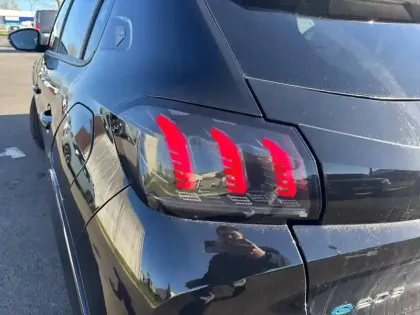 Photo 16 Peugeot 208  Electrique 50 kWh 136ch