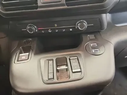 Photo 13 Peugeot Partner  FOURGON XL 950 KG BLUEHDI 130 S&S EAT8