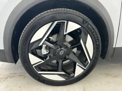 Photo 8 Renault Symbioz  E-Tech full hybrid 145