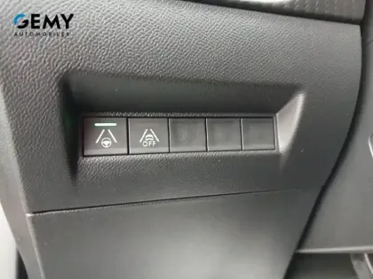 Photo 37 Peugeot 2008  PureTech 130 S&S EAT8