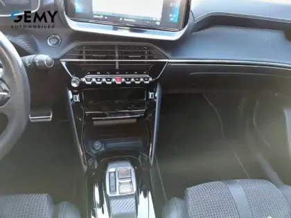 Photo 11 Peugeot 2008  PureTech 130 S&S EAT8