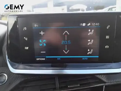 Photo 15 Peugeot 2008  PureTech 130 S&S BVM6