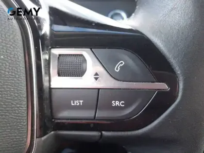 Photo 23 Peugeot 2008  PureTech 130 S&S BVM6