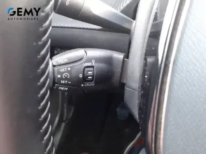 Photo 24 Peugeot 2008  PureTech 130 S&S BVM6