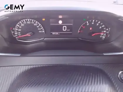 Photo 12 Peugeot 2008  PureTech 130 S&S BVM6