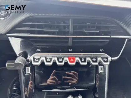 Photo 12 Peugeot 2008  PureTech 130 S&S EAT8