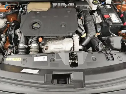 Photo 27 Peugeot 2008  BlueHDi 110 S&S BVM6