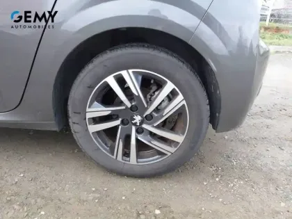 Photo 10 Peugeot 208  PureTech 100 S&S BVM6