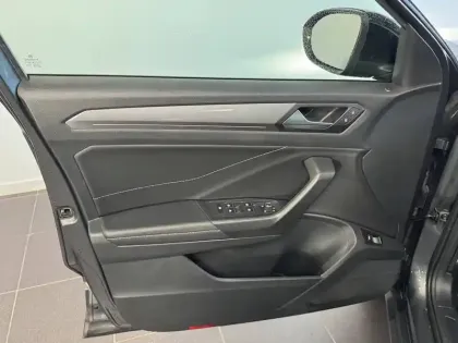 Photo 8 Volkswagen T-roc  2.0 TDI 150 Start/Stop DSG7