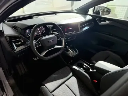 Photo 6 Audi Q4  e-tron 45 285 ch 82 kWh