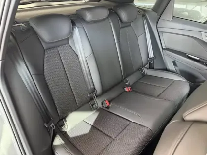 Photo 13 Audi Q4  e-tron 45 285 ch 82 kWh